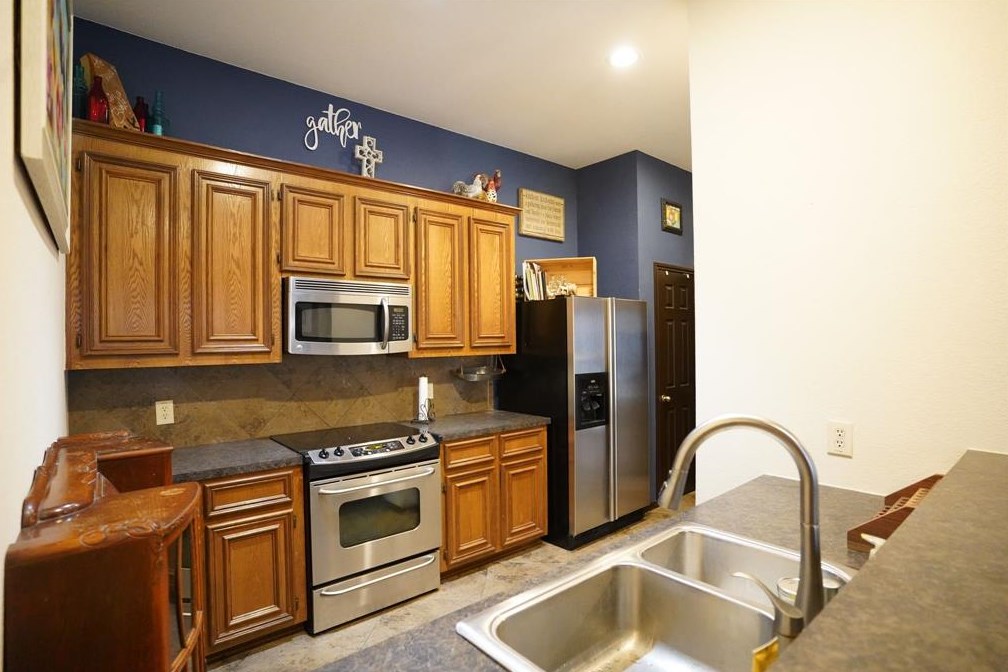 726 San Jacinto Cir, Baytown, TX 77521-4151
