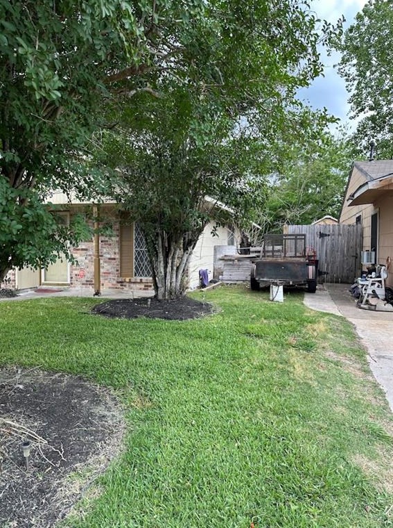 12543 Claygate Dr, Houston, TX 77047-2717