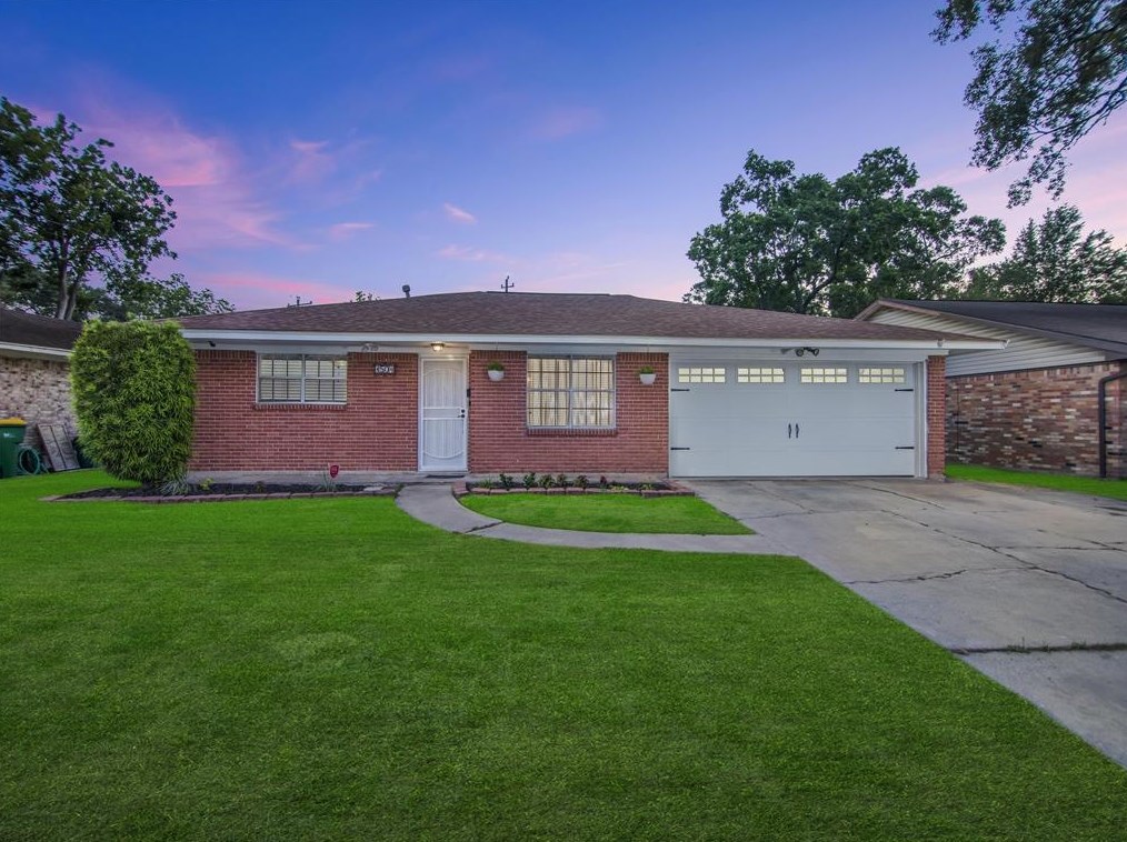 1504 Narcille St, Baytown, TX 77520