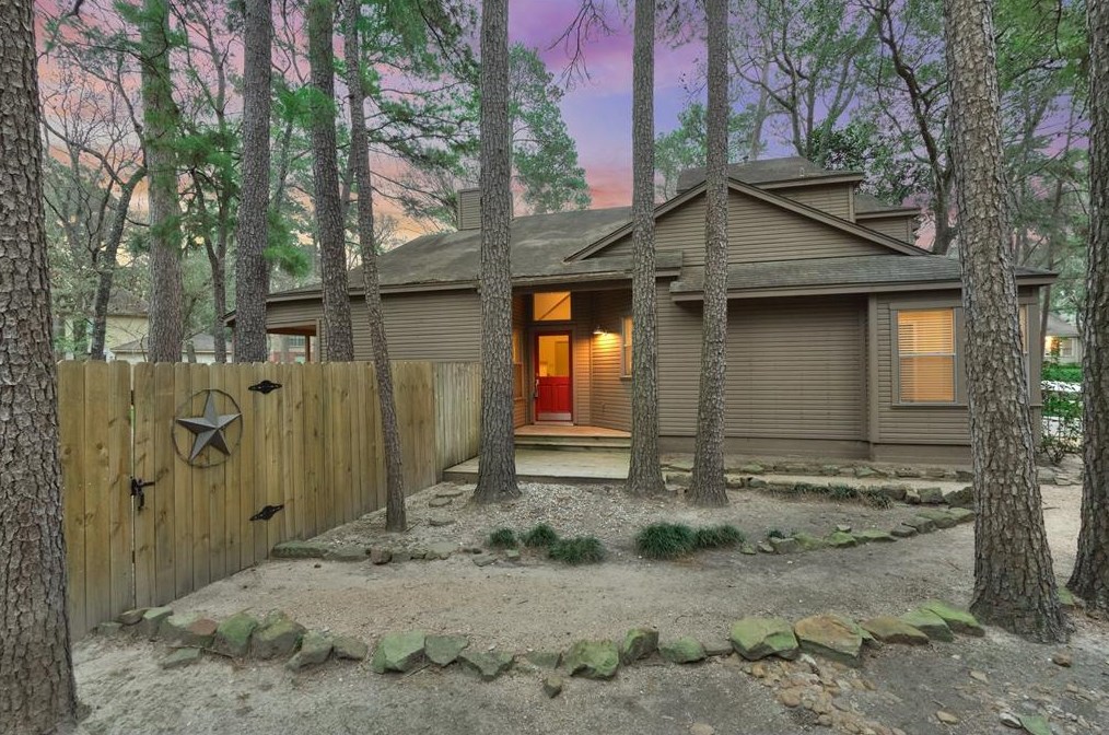 10 Fire Flicker Pl, Spring TX  77381-3280 exterior