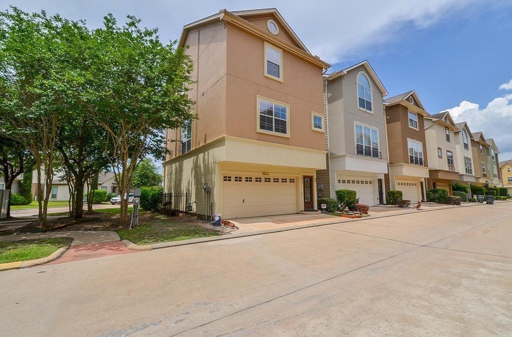 3316 Clearview Cir, Houston, TX 77025