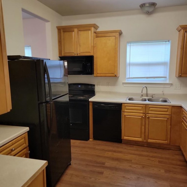 322 7th Ave N, Texas City, TX 77590