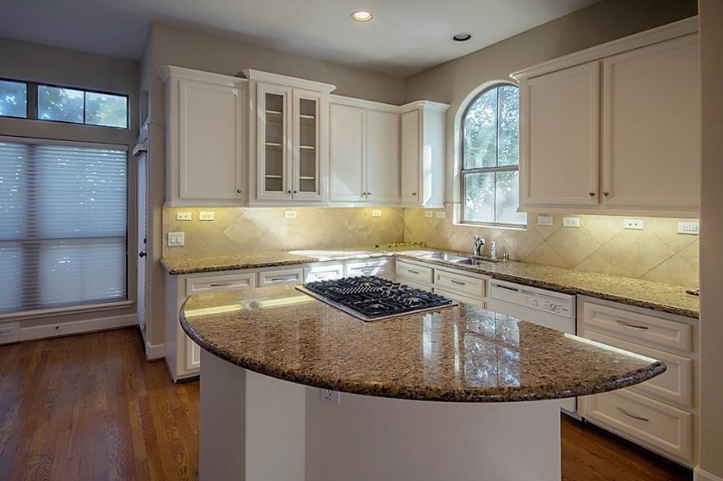 536 Bomar St, Houston, TX 77006