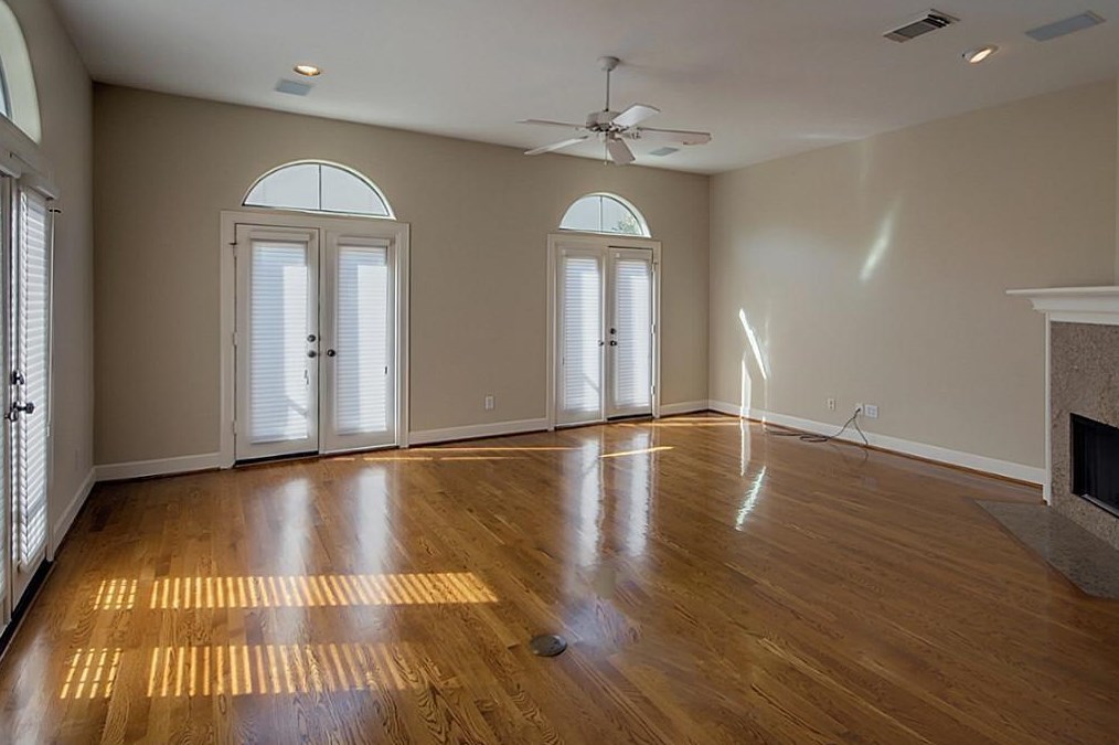 536 Bomar St, Houston TX  77006-1407 exterior