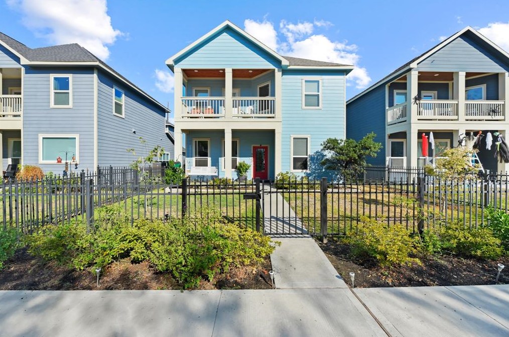 4622 Cashel Glen Dr, Houston, TX 77069-3516