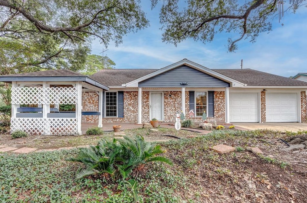 16322 Forest Way Dr, Houston, TX 77090-4717