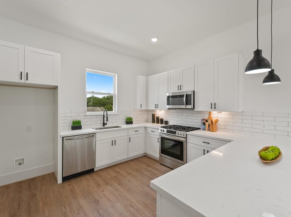 4814 Cochran, Houston TX  77009-2115 exterior