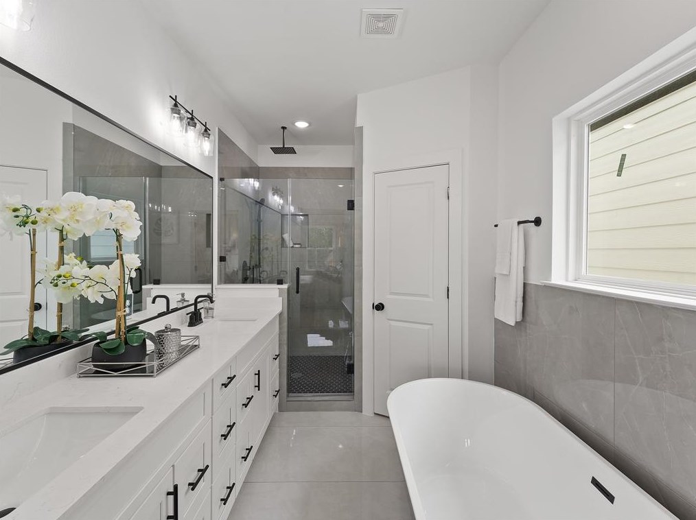 4814 Cochran, Houston TX  77009-2115 exterior