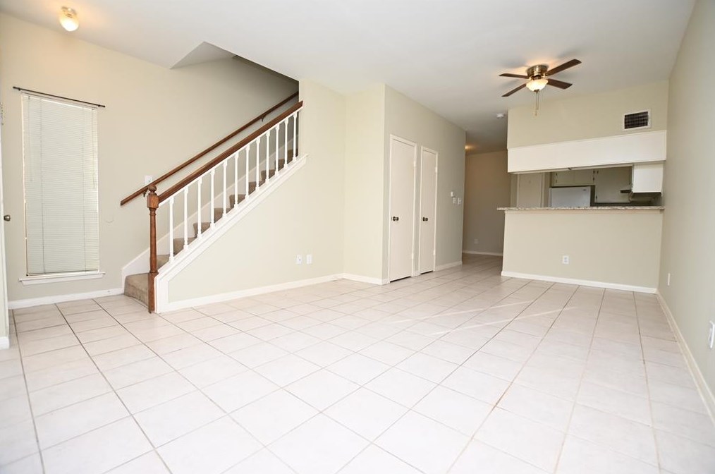 2626 Holly Hall St Apt 1016, Houston, TX 77054