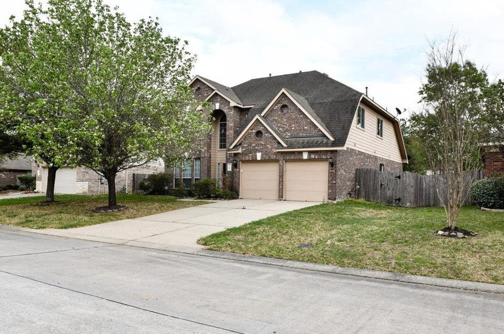2618 Broad Timbers Dr, Spring TX  77373-5043 exterior