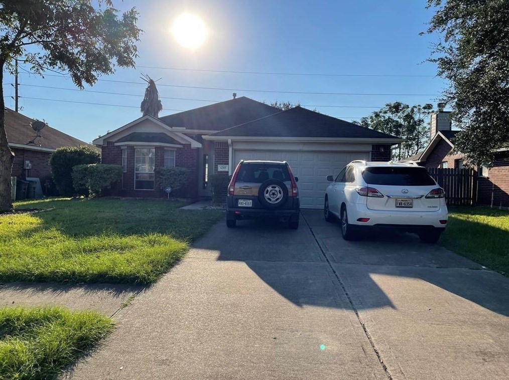 6203 Pleasant Stream Dr, Katy TX  77449-4219 exterior