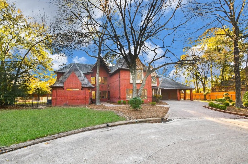 14007 Champions Hamlet Ct, Houston, TX 77069