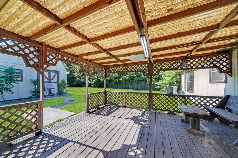 1901 San Jacinto Dr, Pasadena TX 77502-3427 exterior