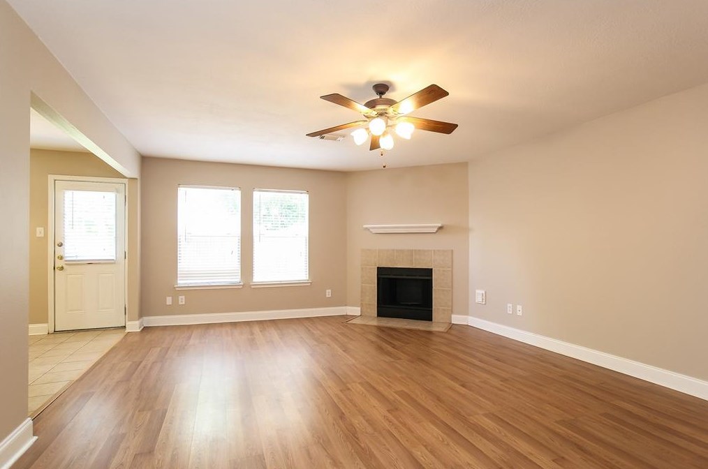 19530 Sandy Bank Dr, Tomball, TX 77375