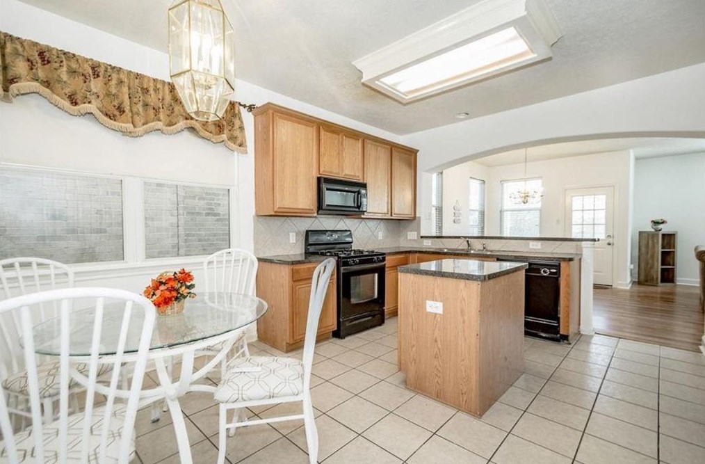 12214 Palm Lake Dr, Houston, TX 77034-3781