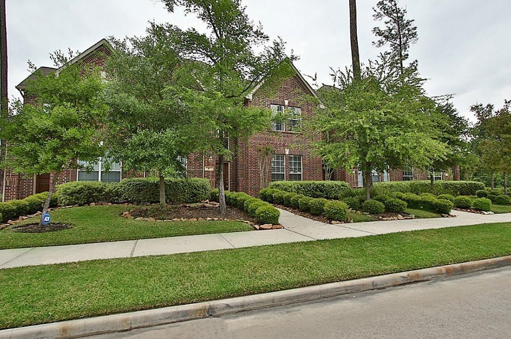 10 Innerwoods Pl, Spring, TX 77382-1237