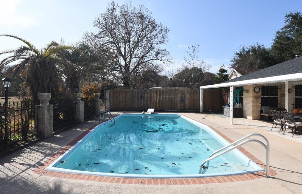 6003 Green Falls Dr, Houston, TX 77088
