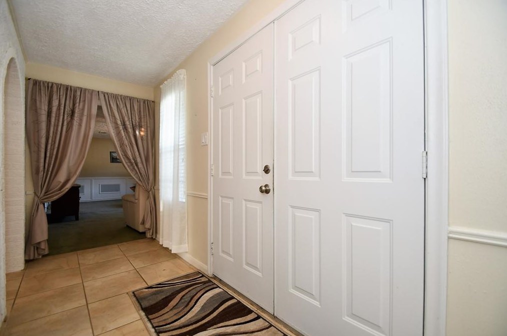 6003 Green Falls Dr, Houston TX  77088-4106 exterior