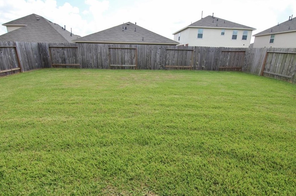 210 Rodeo Dr, Manvel, TX 77578