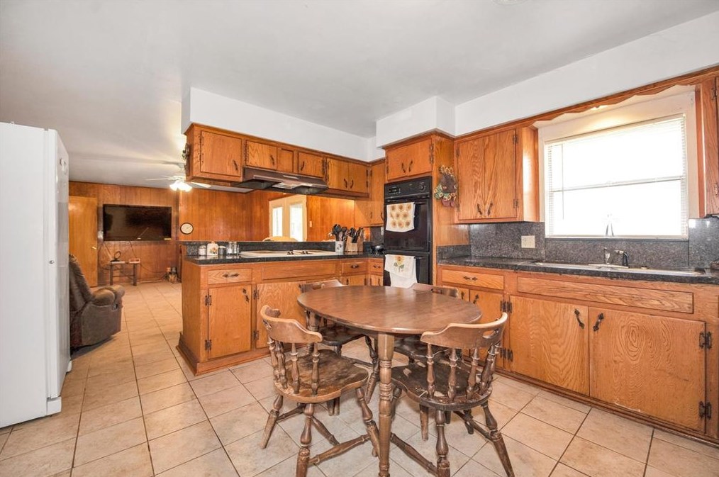 2633 Charles Ln, Sugar Land TX  77498-1703 exterior