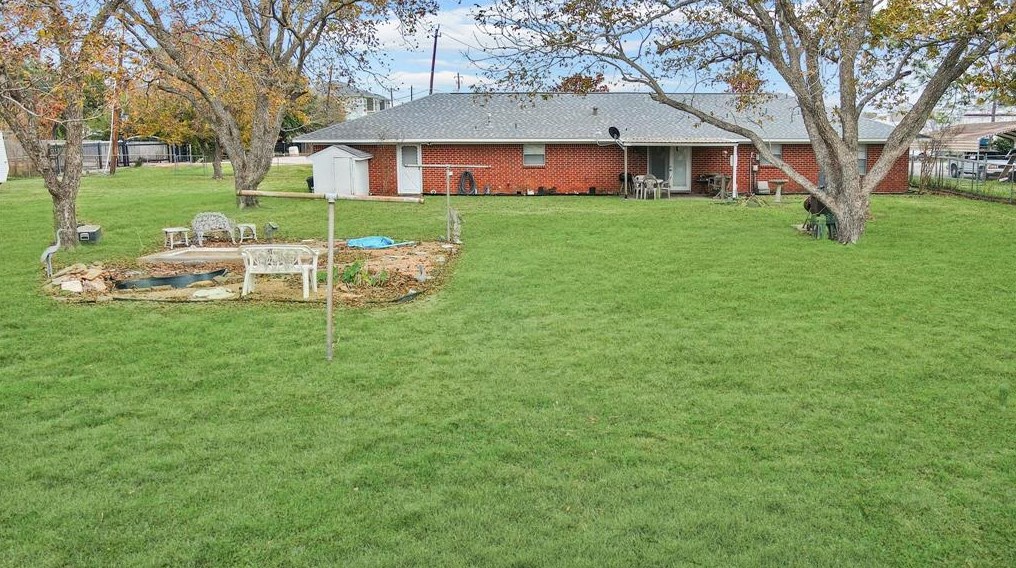 2633 Charles Ln, Sugar Land TX  77498-1703 exterior