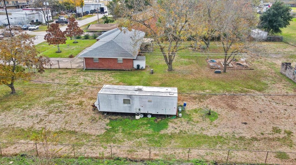 2633 Charles Ln, Sugar Land TX  77498-1703 exterior