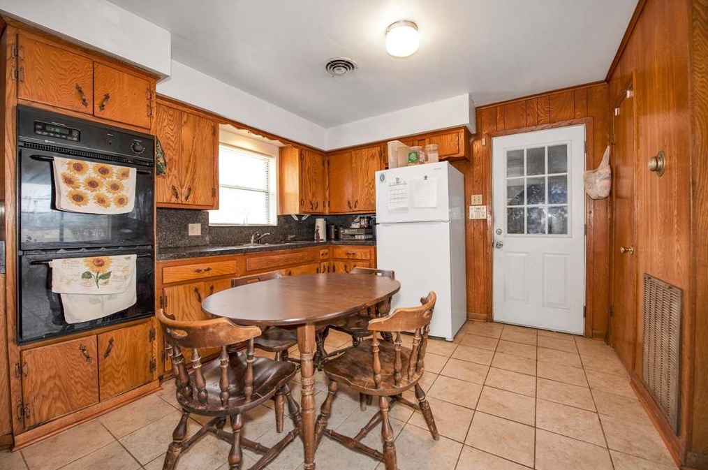 2633 Charles Ln, Sugar Land TX  77498-1703 exterior