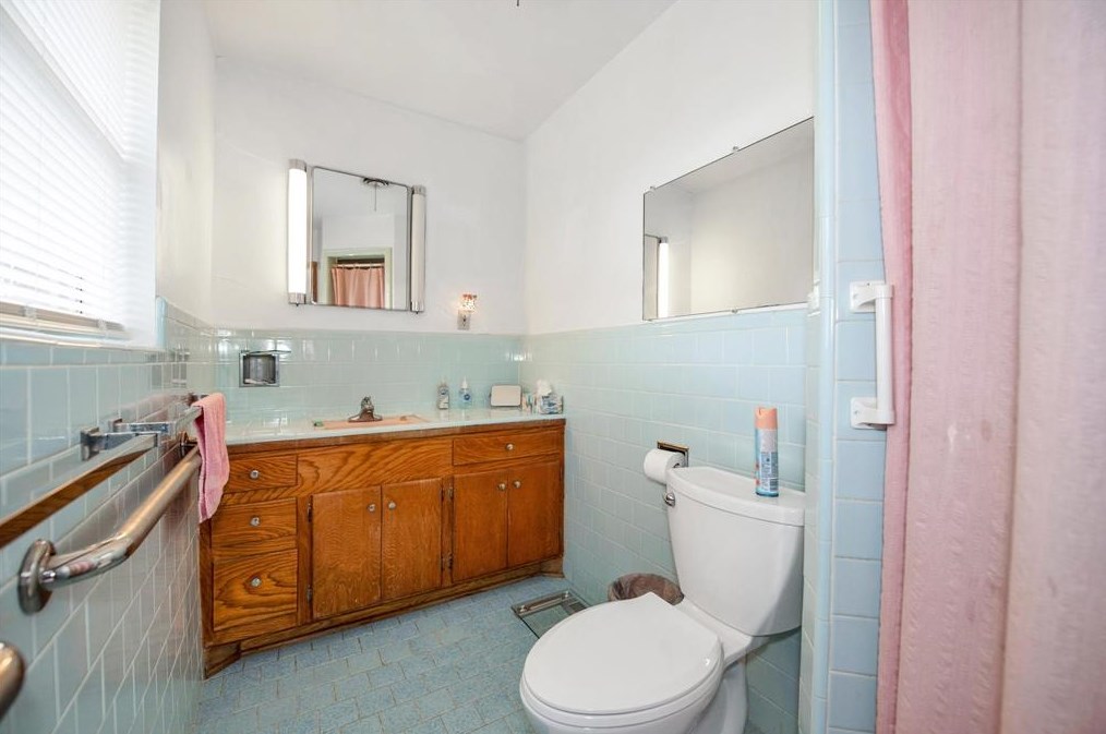 2633 Charles Ln, Sugar Land TX  77498-1703 exterior