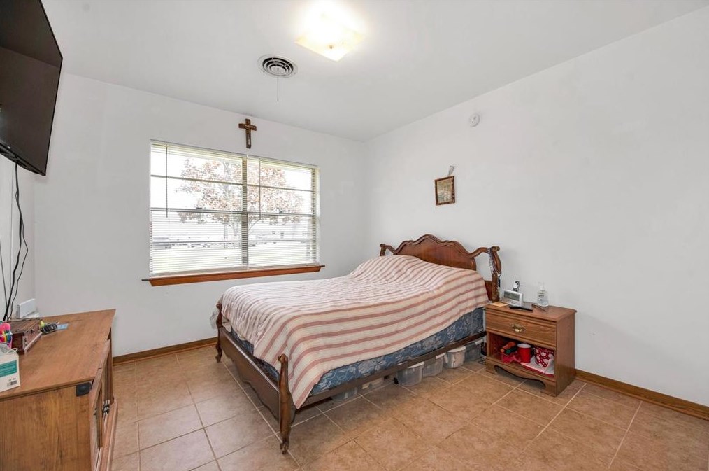 2633 Charles Ln, Sugar Land TX  77498-1703 exterior