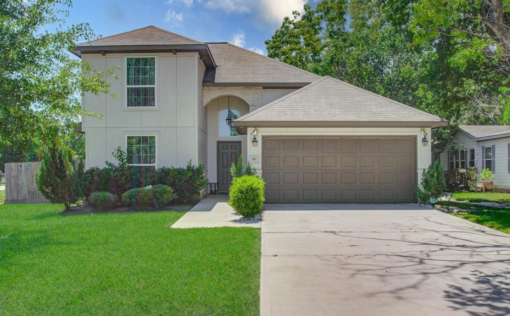 901 Grenshaw St, Houston, TX 77088