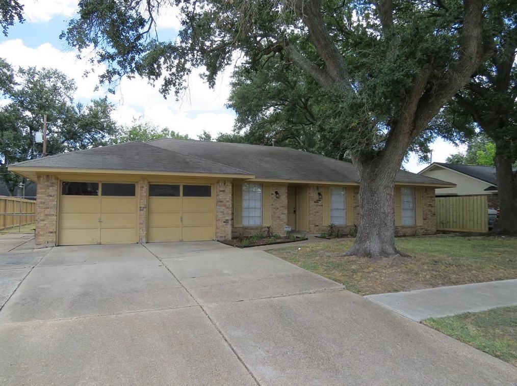 1113 Doris St, Deer Park, TX 77536