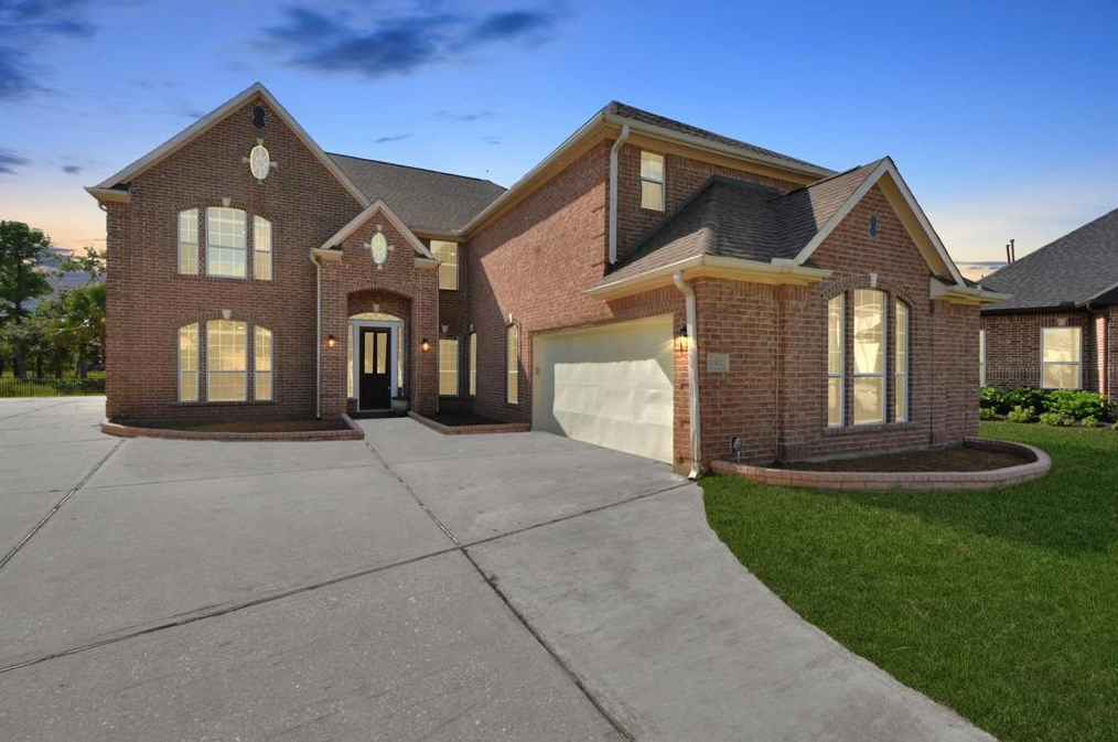 11102 E Cyrus Dr, Houston, TX 77064