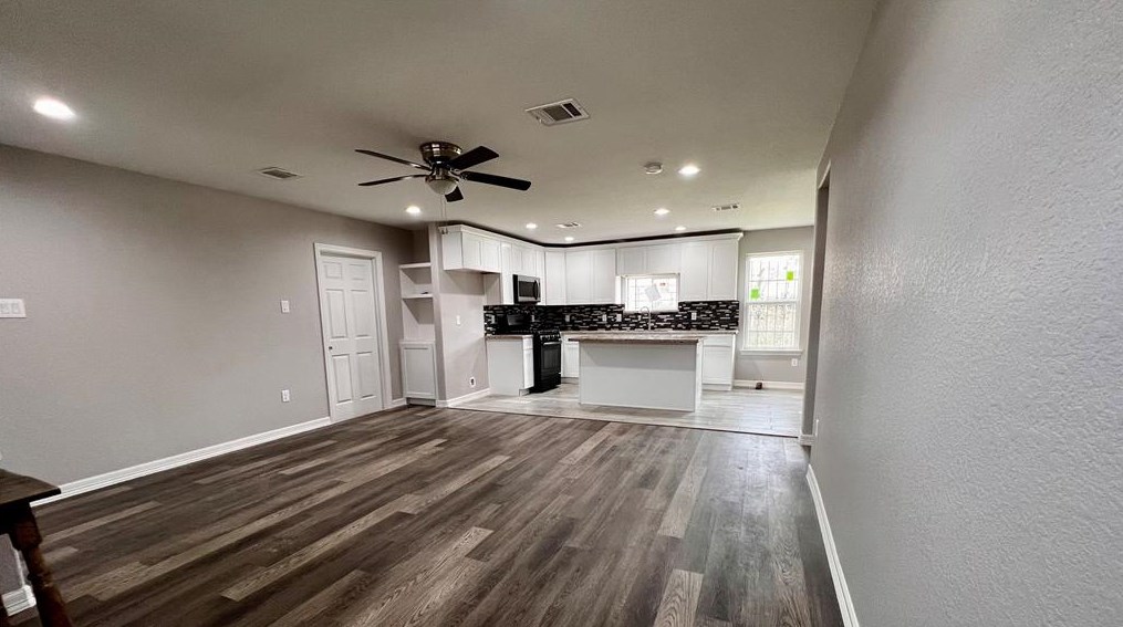 9337 Rosehaven Dr, Houston, TX 77051