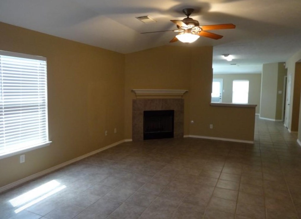 18347 Austin Oak Ln, Richmond, TX 77407