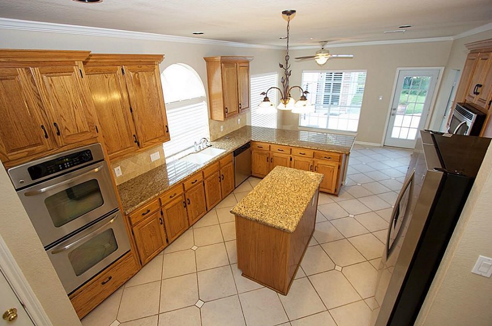 1615 Green Leaf Oaks Dr, Sugar Land TX  77479-3266 exterior