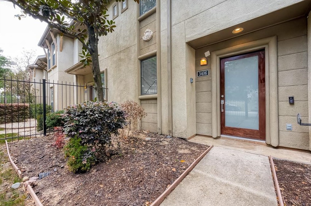 3406 St Emanuel St, Houston TX  77004-3167 exterior