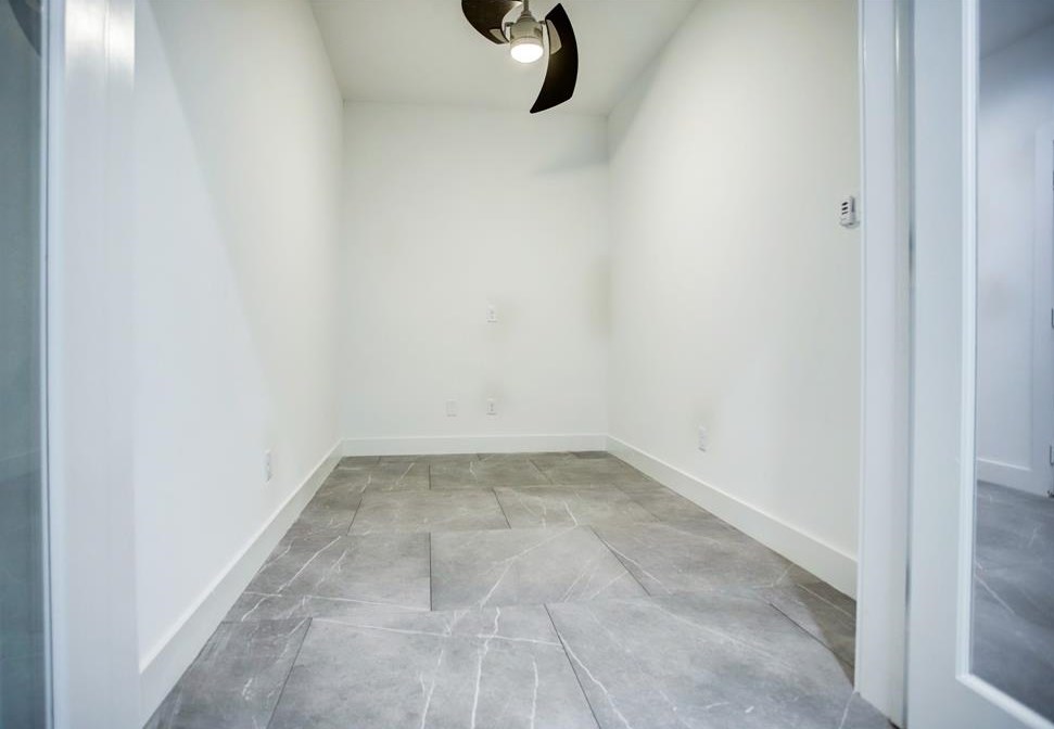 5210 Schuler, Houston TX  exterior