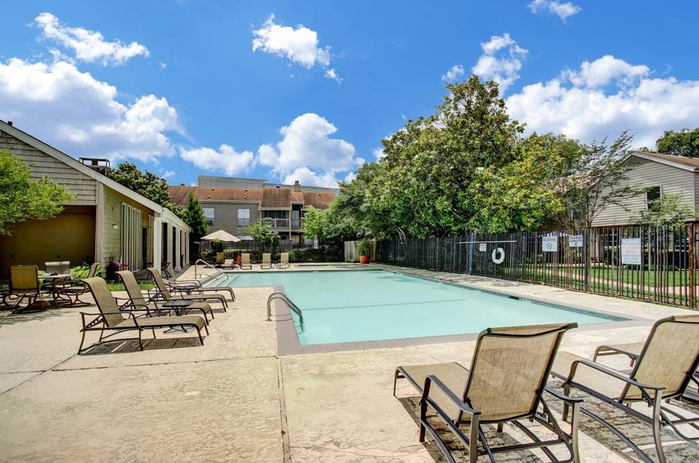 2100 Tanglewilde St, Houston TX  77063-1209 exterior