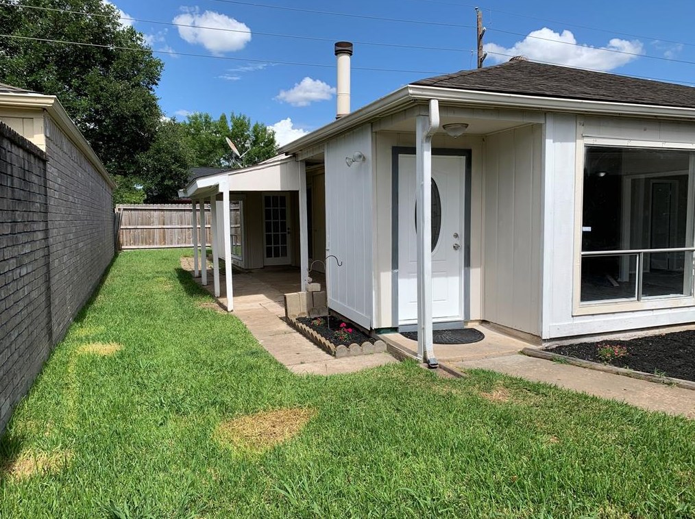 3815 Vineyard Dr, Houston, TX 77082-2805