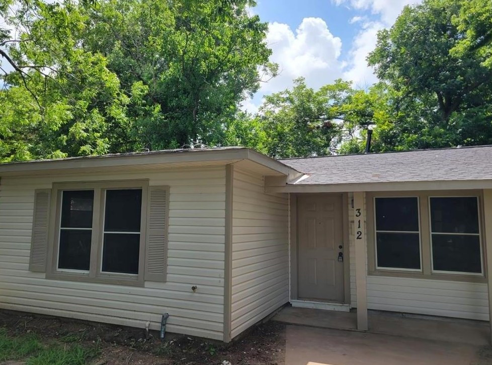 312 Lincoln St, Dinsmore, TX 77488