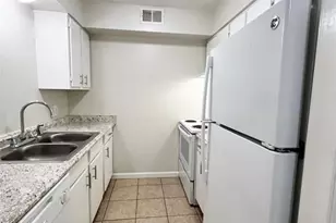 130 Oyster Creek Dr, Lake Jackson, TX 77566 - Photo 6