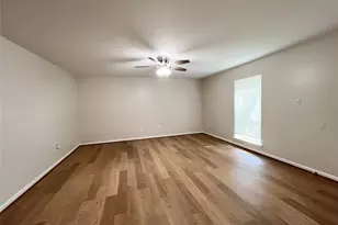 130 Oyster Creek Dr, Lake Jackson, TX 77566 - Photo 4