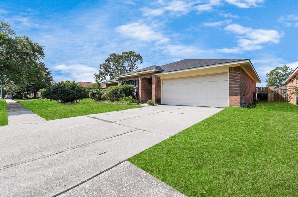 11011 Ambergate Dr, Humble, TX 77396