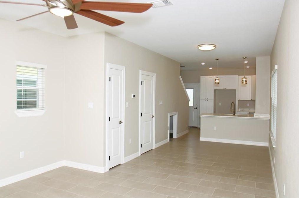 921 N Avenue C, Jones Creek, TX 77541