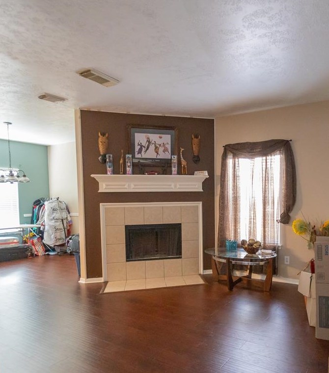 5923 Villa Hl Dr, Houston TX  77066-3985 exterior