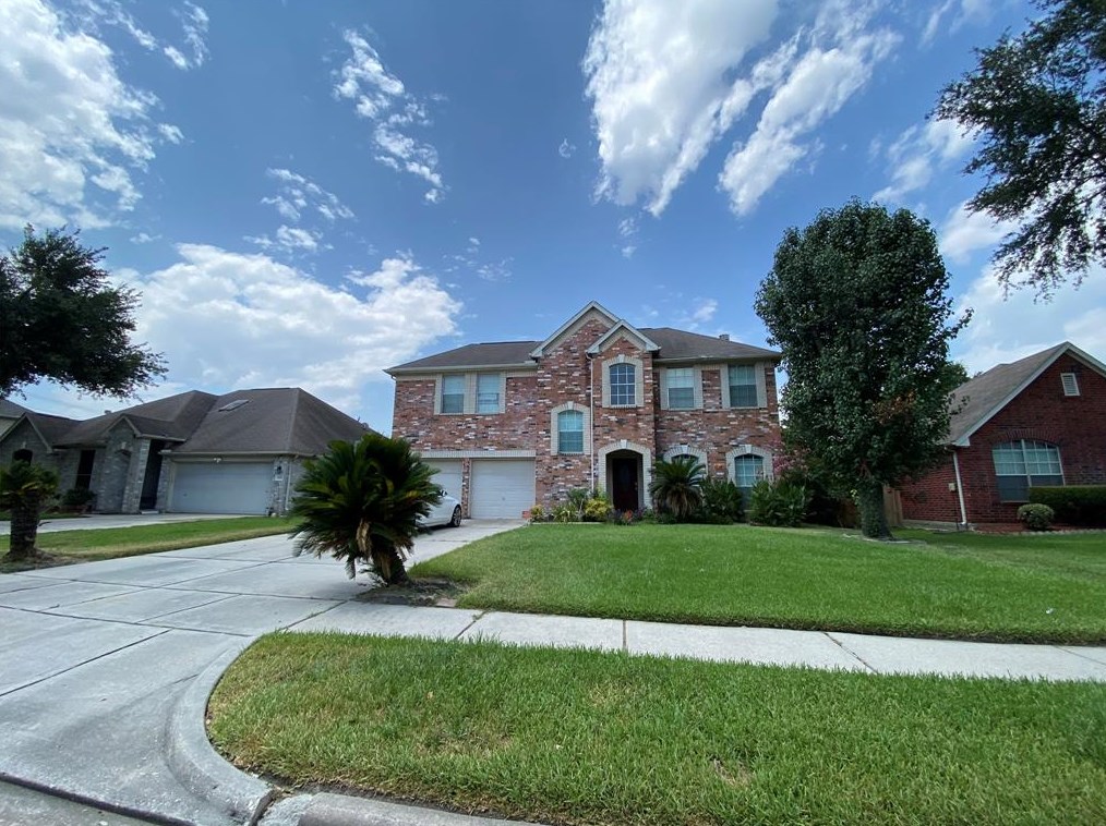 5923 Villa Hills Dr, Houston, TX 77066-3978