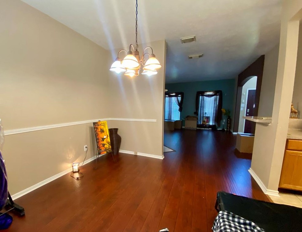 5923 Villa Hl Dr, Houston TX  77066-3985 exterior