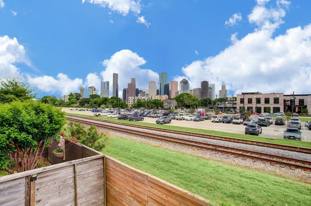 1851 Dart St, Houston, TX 77007