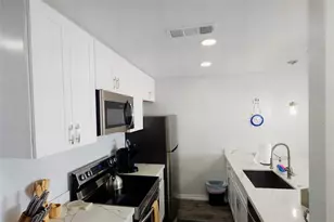 7600 Seawall Blvd, Galveston, TX 77551 - Photo 10