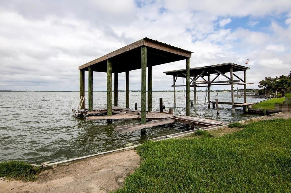 458 Burnett Dr, Baytown TX  77520-1110 exterior